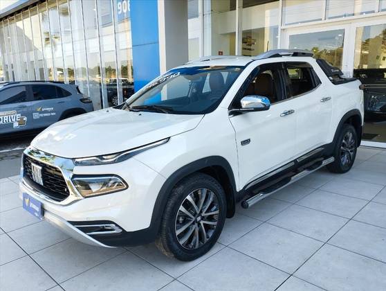 FIAT TORO 2.0 16V TURBO DIESEL RANCH 4WD AT9 FIAT TORO 2.0 16V TURBO DIESEL RANCH 4WD AT9